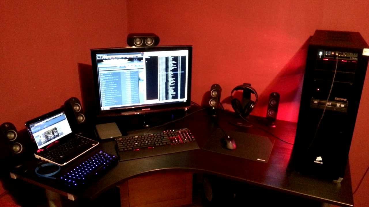 desk setup.jpg